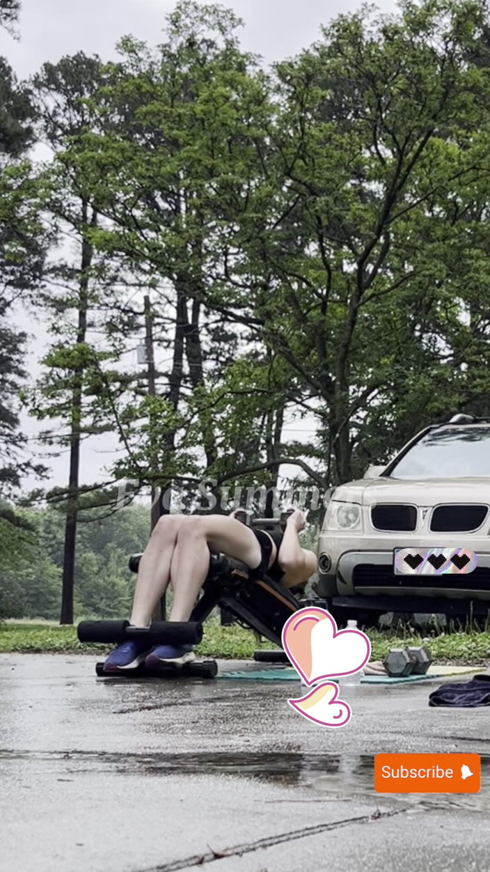 EvaSummers: Eva Summers 2025 June Squats | Squats et propulseurs | Déclin, entraînement sur...