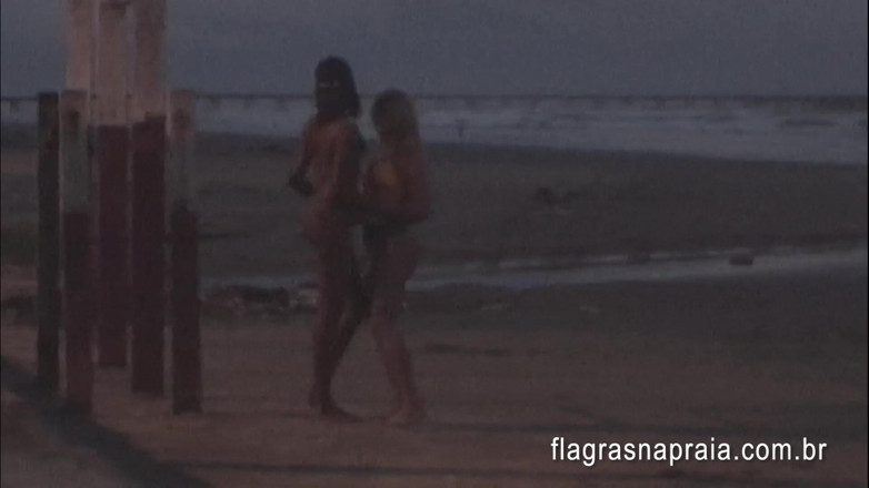 Amateurs videos: La primera vez de mi esposa con otra mujer en...