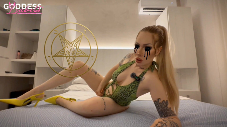 LDBMistress: Demonul șoaptă că nu poți rezista