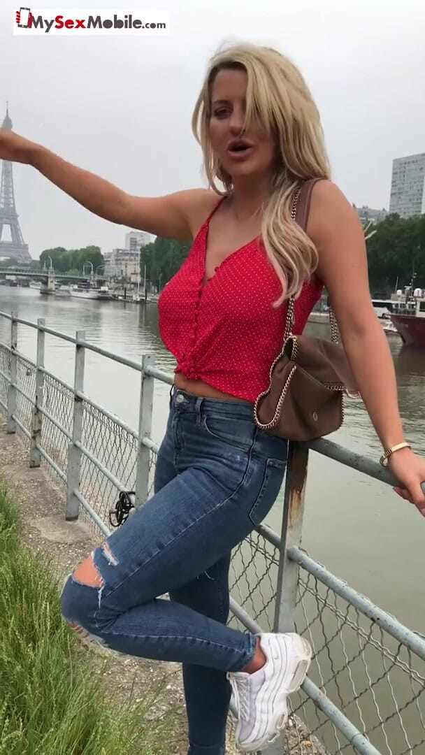 MySexMobile: Geile toerist Sienna Day opgepikt in de straten van Parijs...