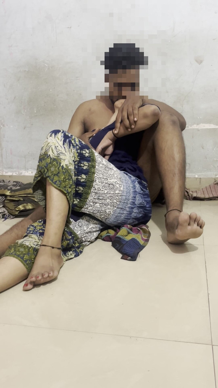 NikiRathod: Beijando para remoção de roupas fofas grandes mamas de Divya