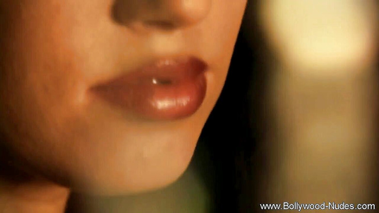 Bollywood Nudes: Indianka tańczy dla nas