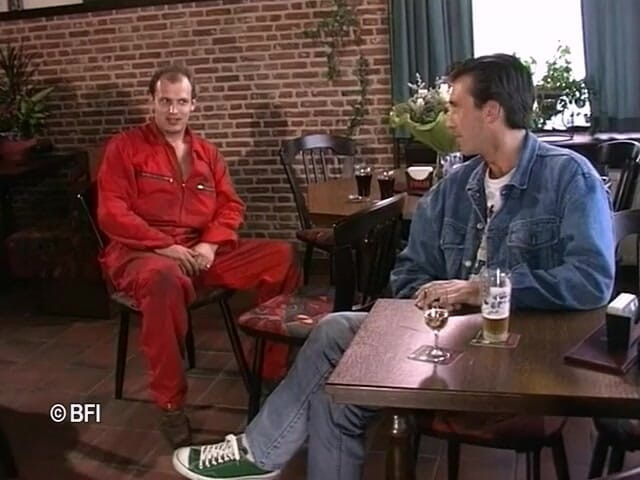 Naughty by nature in Holland: Xkiss - café tramhalt parte 4