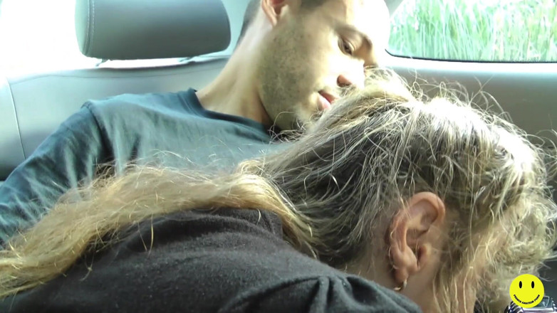 French Amateur Porn: Tre ragazzi scopano una cagna matura