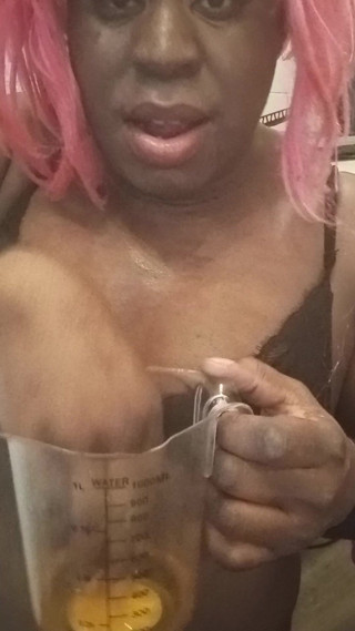 Anoniema Rose: Oren Belanda Salty Pissdrinkig