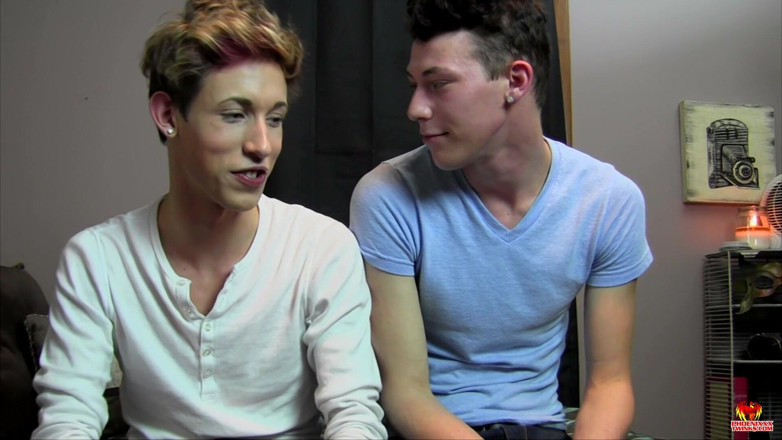 Phoenixxx: Justin Knows How to Cheer a Boy up