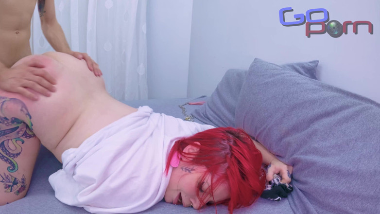 Go porn!: La Rousse Chaude Se Sent Excitée Pour La Bite Géante...