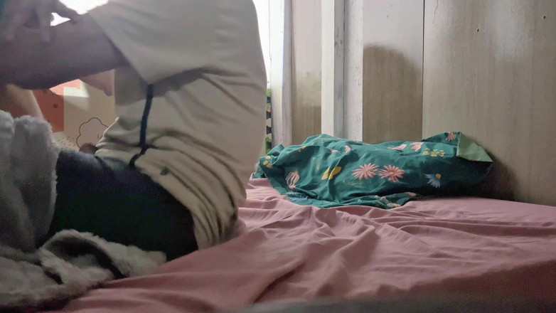 Scarlet at Home: Die Filmnacht wird zu einer nacht mit leidenschaftlichem sex