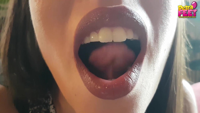 Smokin Fetish: Seu rosto bonito na cam