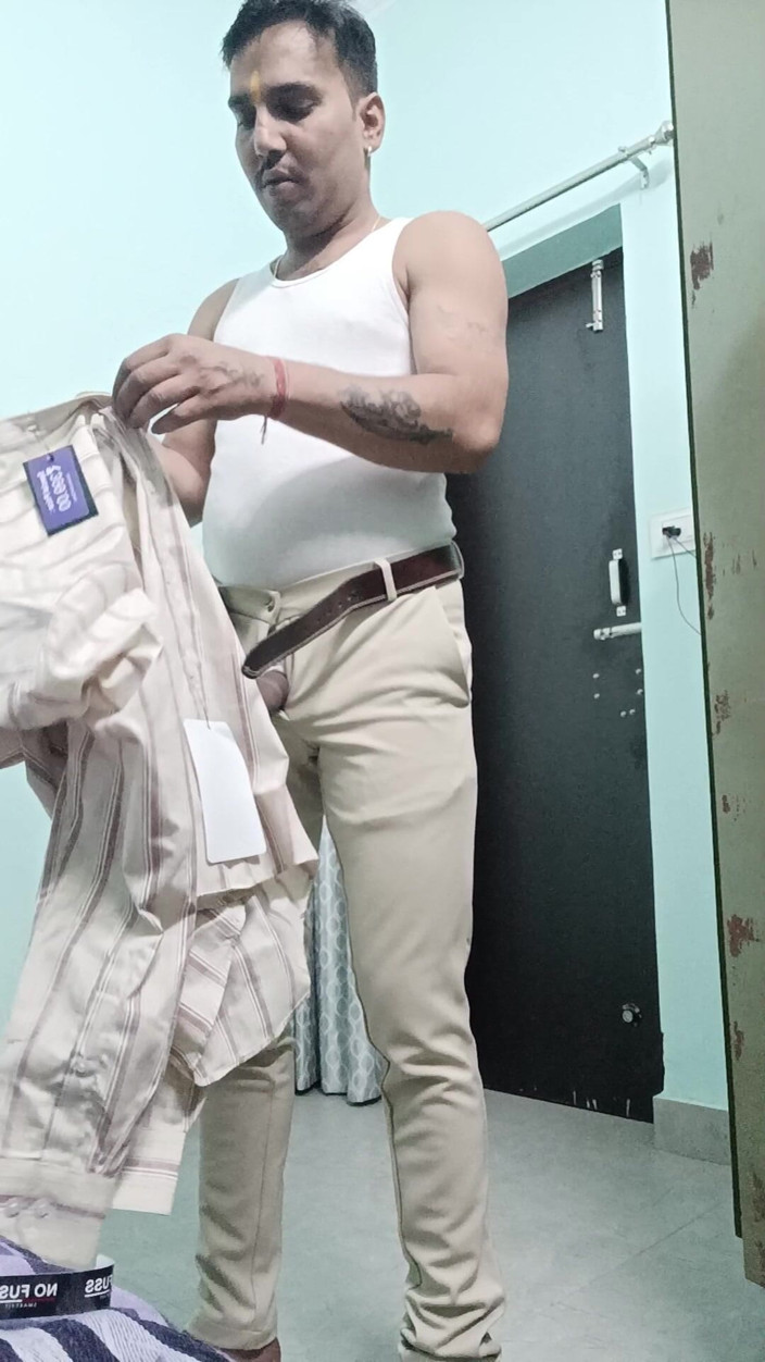 Rajasthani-old-lover: Policial indiana em pleno humor masti