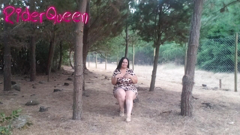 Only Riderqueen BBW Step Mom Latina Alone: Sexy stiefmutter zeigt ihr leodress im freien