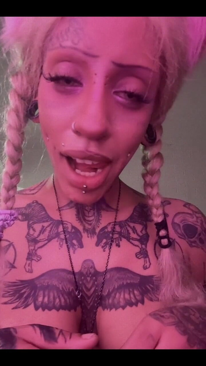 Laika Lewd: Quem quer mais gatinha?