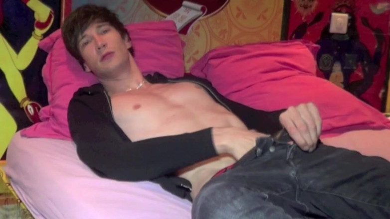 French Twinks Amator videos: Twink trẻ bị đụ bởi người lớn tuổi với con cu...