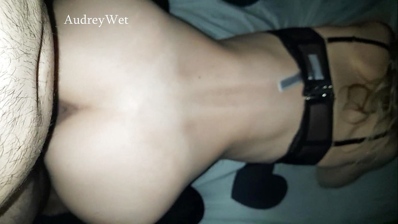 Audrey: Exploração sexual com meia-irmã gostosa - Audreywet dos Fãs. Com