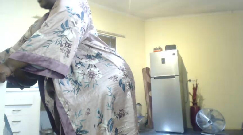 Legendary Booty Overdose: BBW nie robi prac domowych z wibratorem w cipce