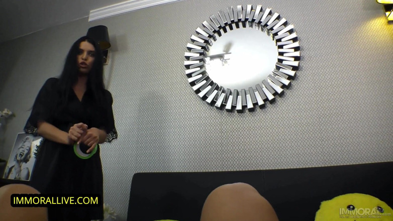 Immoral Family: La justice de style russe servie quand une belle-mère surprend...