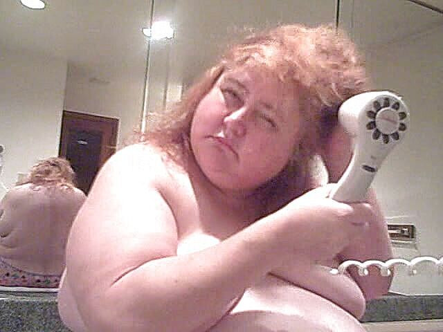 BBW nurse Vicki adventures with friends: Tante semok rambut merah lagi asik nyepong kontol sambil bugil