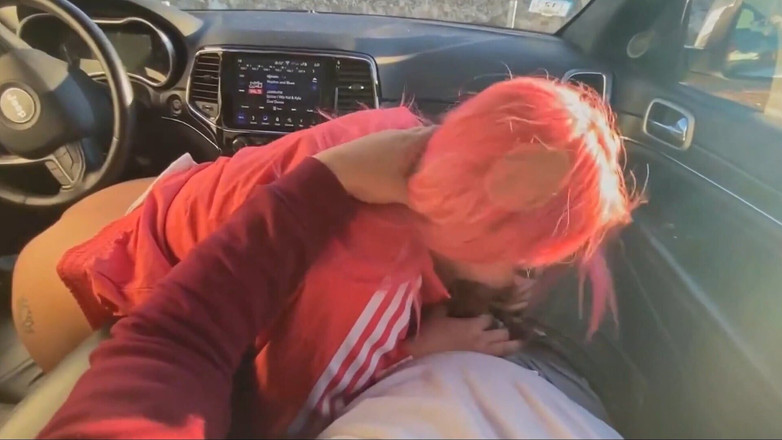ThiccAsianMimi: Une salope asiatique taille une pipe dans une voiture, éjaculation énorme dans...