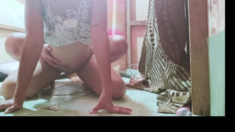 Arramia: philipini jaldi se pati ki sahakarmi ko chodta hai