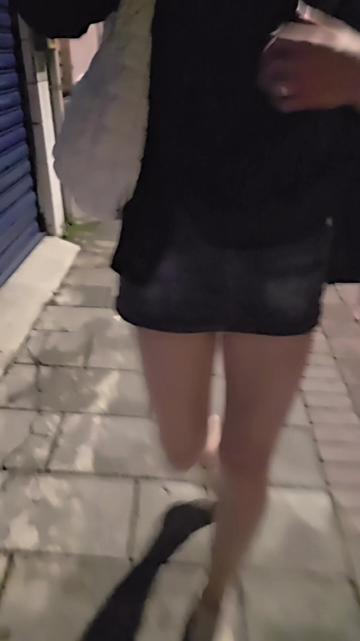 Taiwancdgirl: Gadis pseudo Tingxuan berjalan dengan skirt pendek