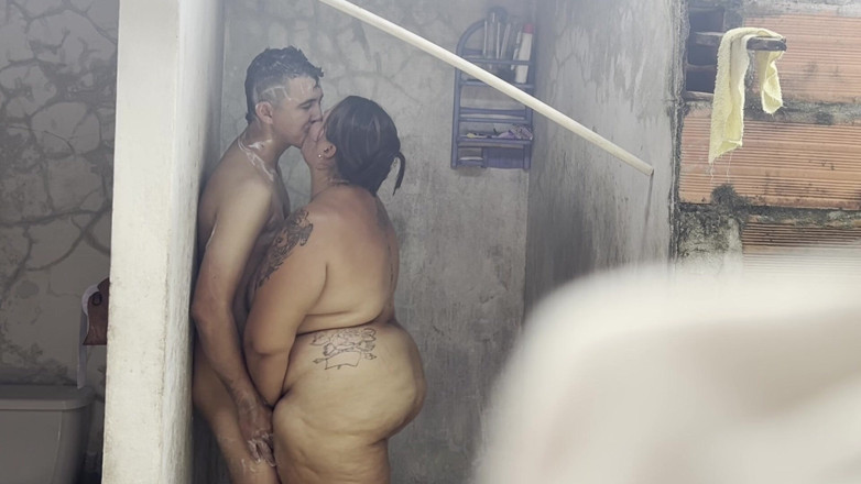 Lexly_16: 흑인 대물 자지에게 따먹히는 핫한 밀프