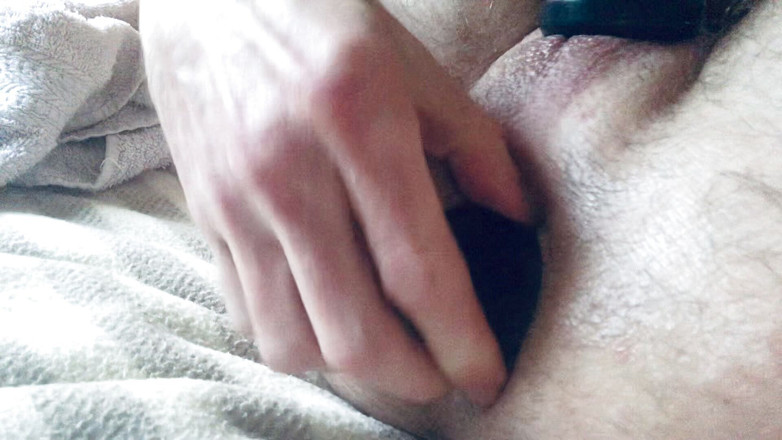 Homemade gay assplay: Трахаю ділдо в мою дупу