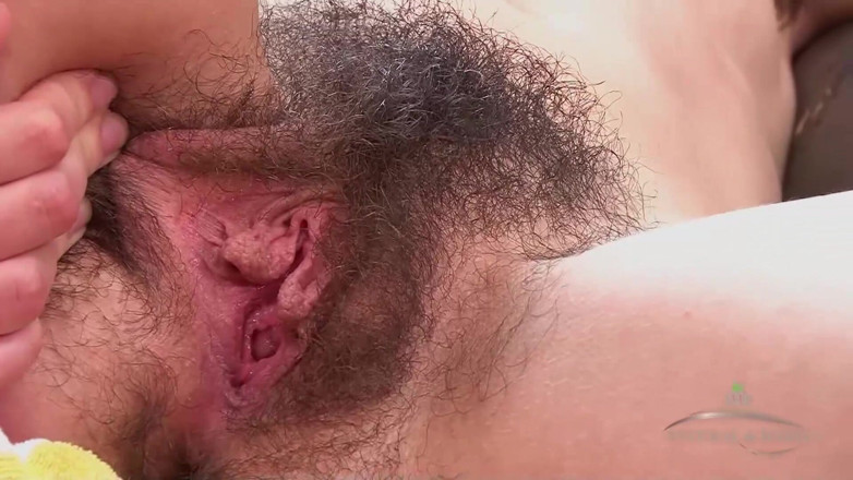 ATK Fans (Hairy): Krásná chlupatá žena si užívá orgasmus