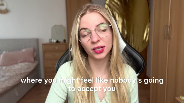 Goddess_Bella_Rae: Nós dois conhecemos o seu gay