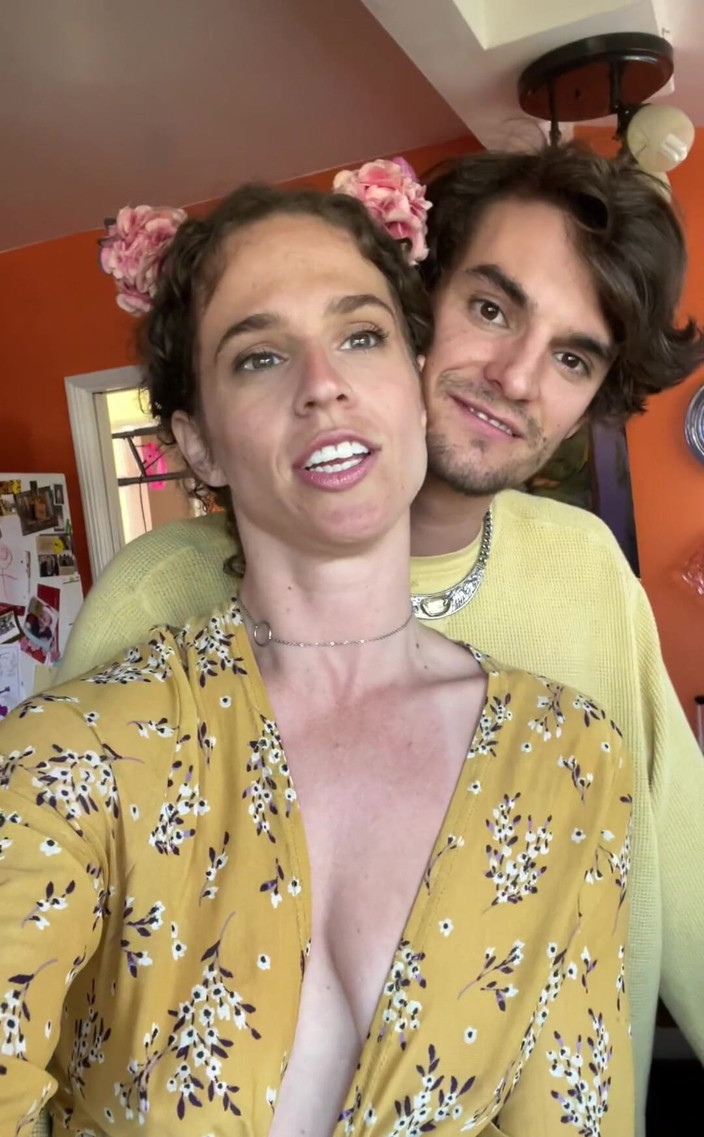 VibeWithMommy: 嘿,伙计们！现在提供双鸡巴价格！