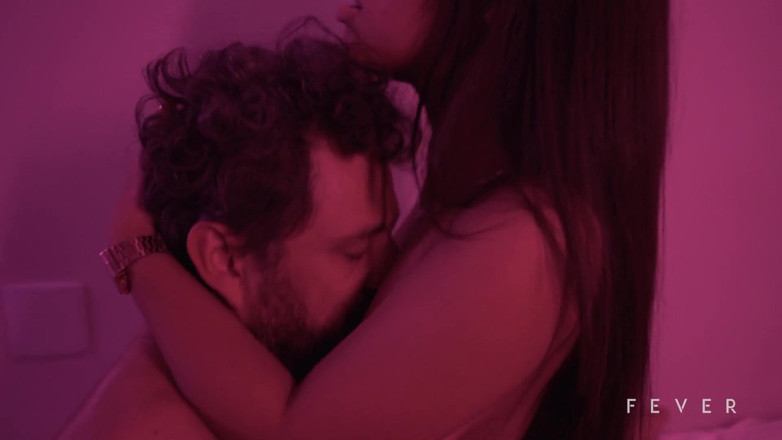 Fever Films: 完璧な女の子との遅いセクシーなセックス