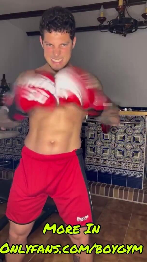 BoyGym: Boxer obraznic ejaculează fără atingere
