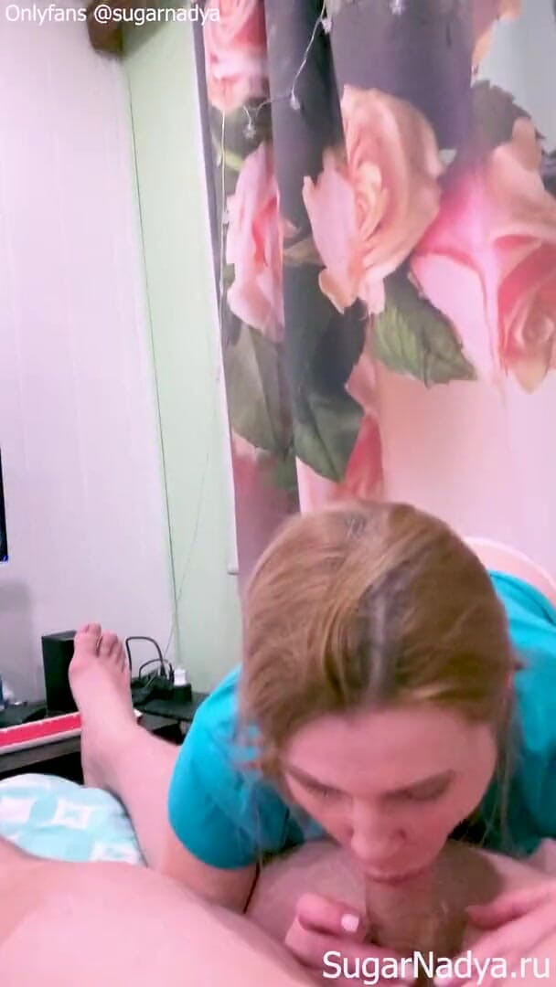 SugarNadya: Magst du meine beine in diesen sexy strümpfen?