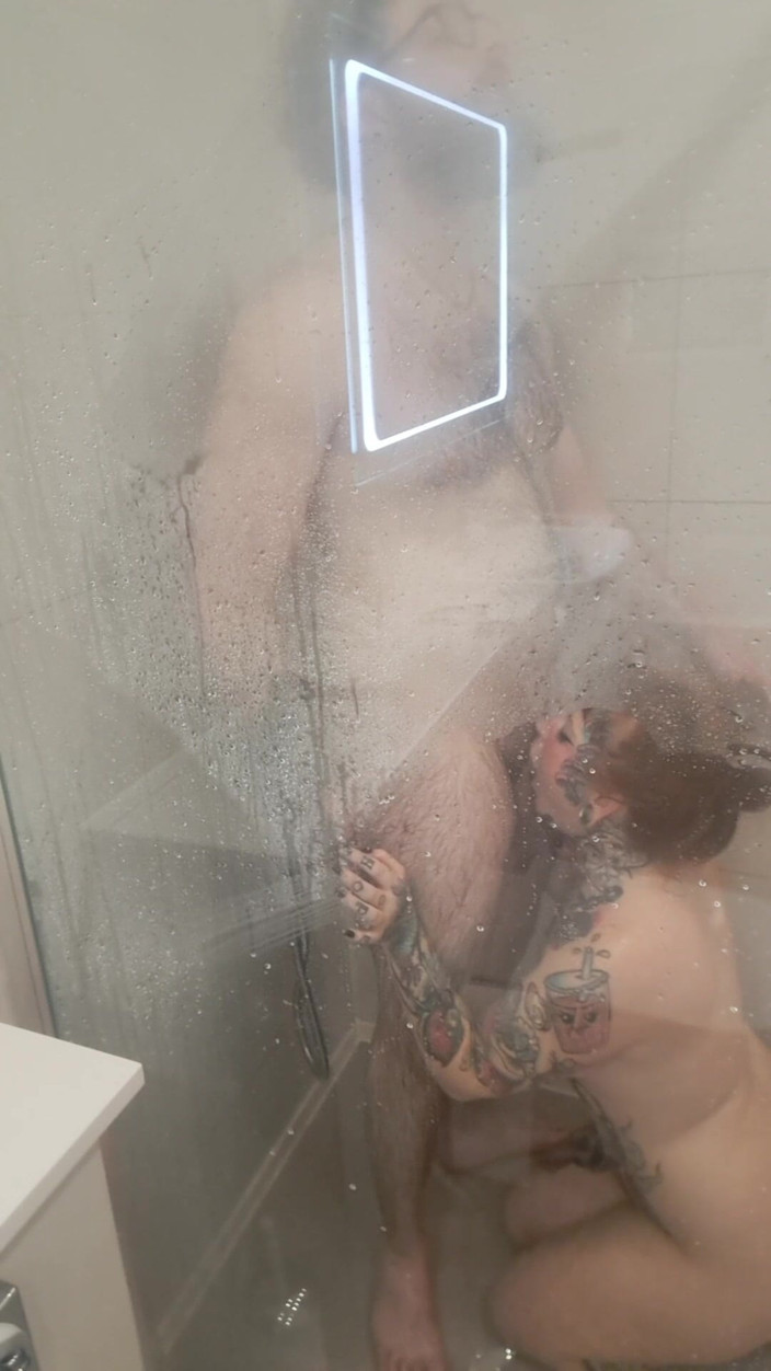 Yourfavecumslut: Doucheseks tegen het grote stomende glazen paneel