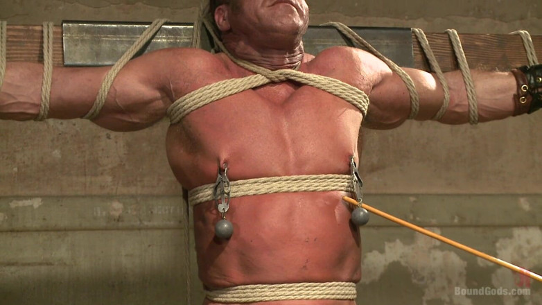 Bound gods: Connorligula - Živá show římského gladiátora - část druhá