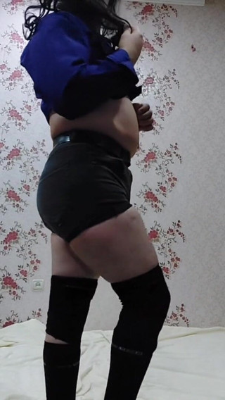 Kitty_Cross: chhoti kaali jins bari phooli gand seksi hot lediboy krosadresar...