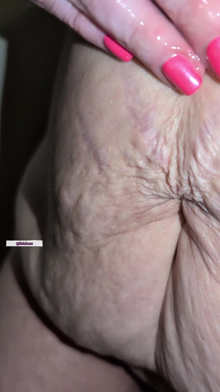 Elianna: Les jus collants d’Evie