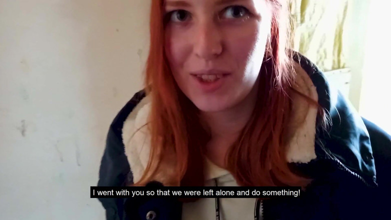 SweetAndFlow: Neukte me in het trappenhuis terwijl ouders thuis waren - sperma...