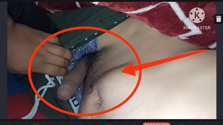 Desi__Panda: Ouah, la première fois à minuit, je touche la grosse bite...