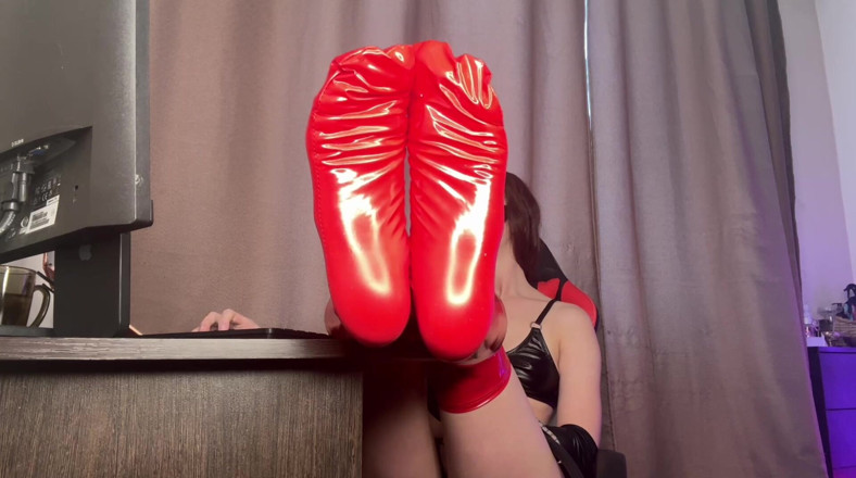 Skinny_lady69: Merokok abaikan menyembah stoking lateks kaki