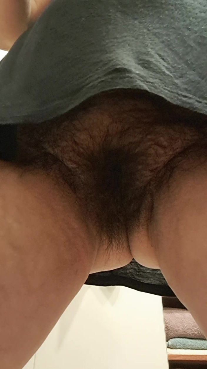 Mommy big hairy pussy: Duża owłosiona mega cipka