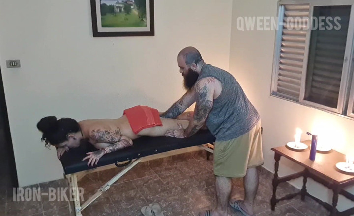 QweenSG: Ich wurde bei meiner ersten massage verführt