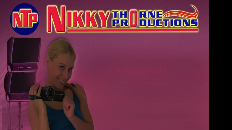 Nikki Thorne Bi: Waardeloze werknemers worden cuckolds