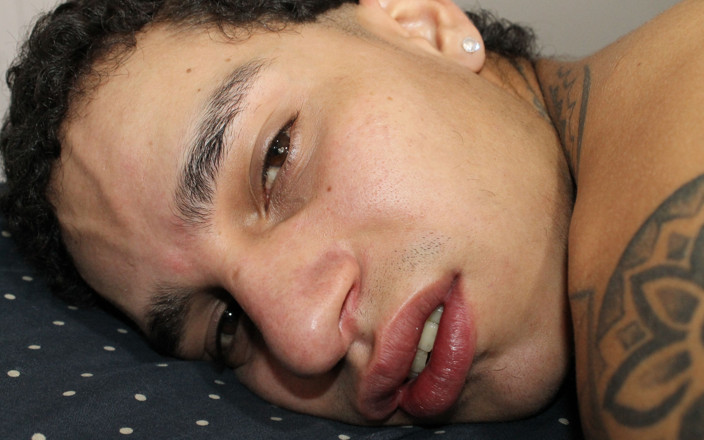 Latino boys porn: Cato Albus mastürbasyon yapıyor