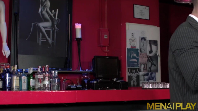 Menat Play: MENATPLAY - Denis Vega, homme d'affaires adapté, se fait baiser sans...