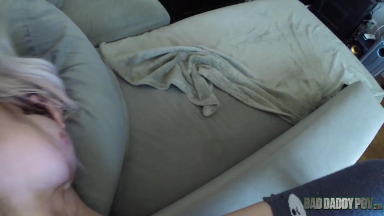 BadStepFamilyPov: Babe Alix Lynx wordt vernield van de pik van haar...
