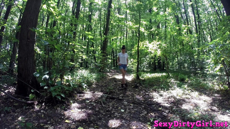Sexy Dirty Girl: Мінети в лісі і мастурбація в лісі