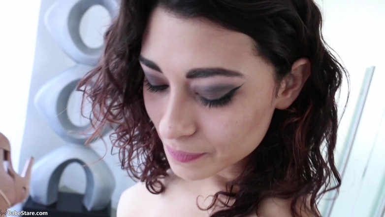 Lesbian Babe Stare: Dari fingering sampai fisting: dua lesbian hot lagi asik fingering...