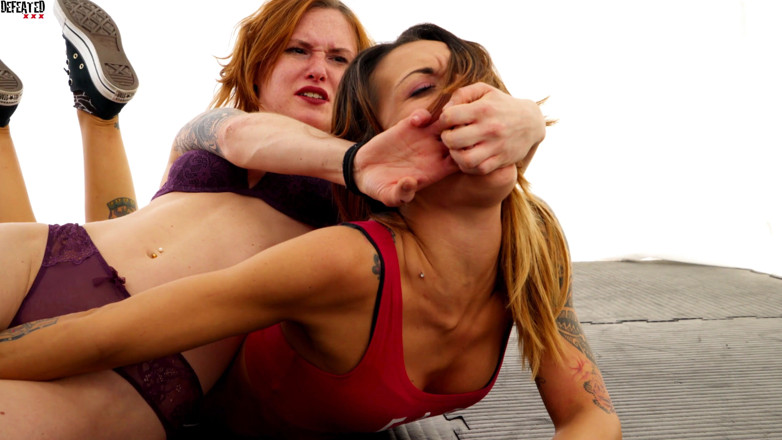 Defeated Sex Fight: Meryl &amp; Thea - luptă sexy extrem de fierbinte