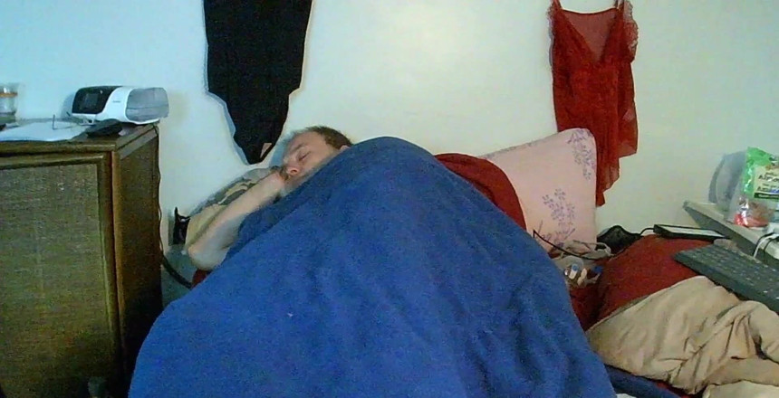 Caressonnous: In my bed