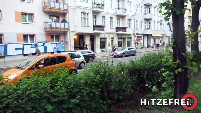 Hitzefrei: Alman genç kız sokakta sikiliyor ve bir yabancı Lullu Gun...